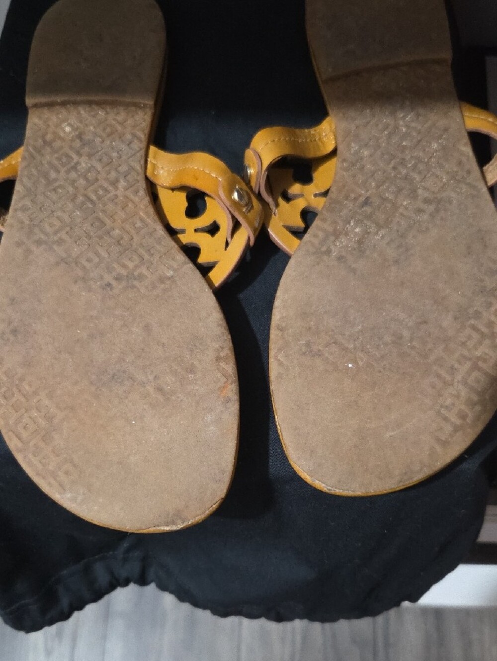 Tory Burch Style Brown Leather Logo Cutout Thong Sandals - Picture 7 of 7